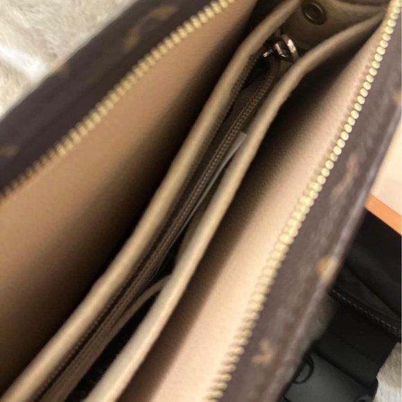 Louis Vuitton LV Toiletry 26 - Picture 8 of 10